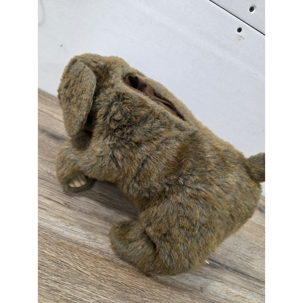 FOLKMANIS Sitting Dog Hand Puppet, 13.5", Chocolate Lab, Realistic Faux Fur - Picture 3 of 8